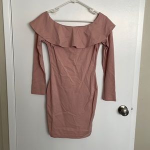 Never worn mauve off the shoulder bodycon Akira red label size SMALL with tags